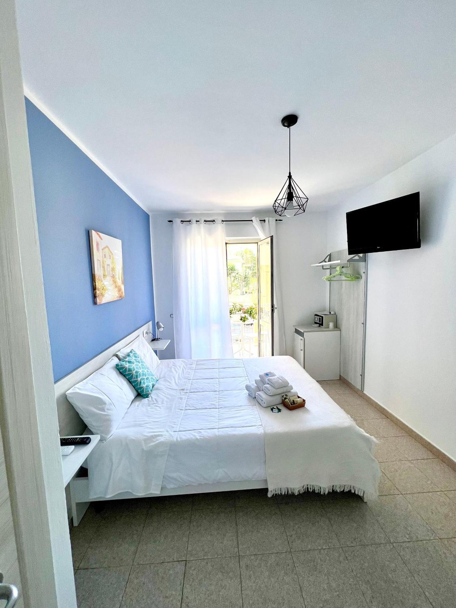 Light Blue Bed & Breakfast Тропеа Екстериор снимка